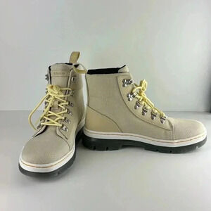 Dr MARTENS SZ 10 COMBS W beige with yellow laces translucent soles NWOT